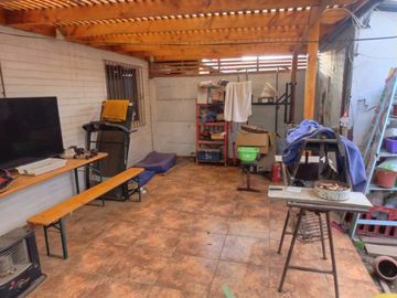VENTA CASA 3HAB 1BA  ESTACIONAMIENTO CON COBERTIZO