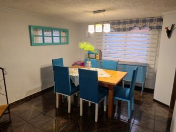 HERMOSA CASA 4D 2B 2 ESTACIONAMIENTOS LOS HÉROES