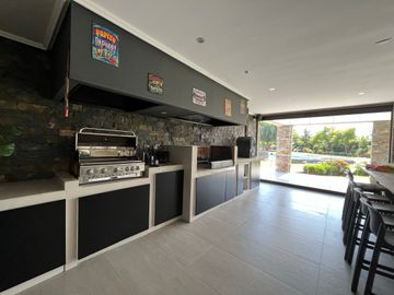 VENTA DE CASA MODERNA EN CONDOMINIO VIÑAS DE CHICUREO