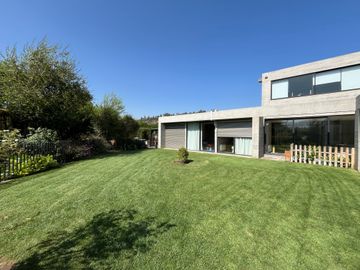 VENTA DE CASA MODERNA EN CONDOMINIO VIÑAS DE CHICUREO