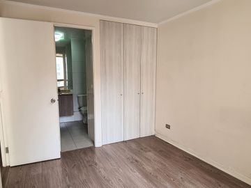 DEPTO  2 SUITES EN SANTIAGO INCLUYE ESTACIONAMIENTO