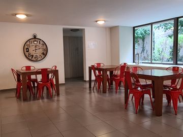 DEPTO  2 SUITES EN SANTIAGO INCLUYE ESTACIONAMIENTO