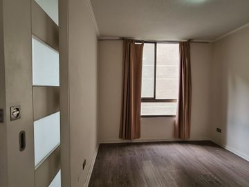 DEPTO  2 SUITES EN SANTIAGO INCLUYE ESTACIONAMIENTO