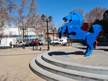 DEPTO  2 SUITES EN SANTIAGO INCLUYE ESTACIONAMIENTO