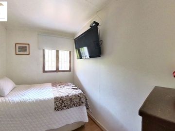 BAJO PRECIO, 2 CASAS SITIO DE 1440M2  VIVE Y GENERA INGRESOS