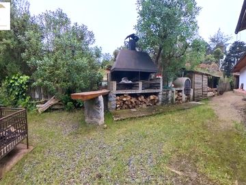 BAJO PRECIO, 2 CASAS SITIO DE 1440M2  VIVE Y GENERA INGRESOS