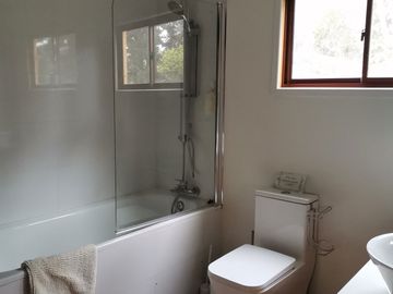 BAJO PRECIO, 2 CASAS SITIO DE 1440M2  VIVE Y GENERA INGRESOS