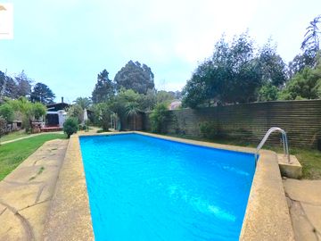 BAJO PRECIO, 2 CASAS SITIO DE 1440M2  VIVE Y GENERA INGRESOS