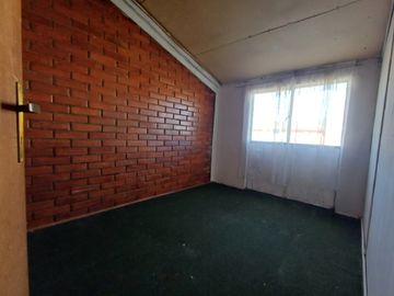 CASA EN VENTA, A PASOS DEL CESFAM, MOLINA-MAULE