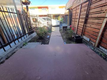 CASA EN VENTA, A PASOS DEL CESFAM, MOLINA-MAULE