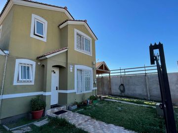 VENTA CASA EN CONDOMINIO FALDEOS DE NOS