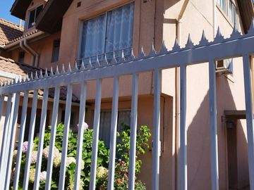 CASA EN CONDOMINIO CERCANA A RUTA 68 Y AMÉRICO VESPUCIO
