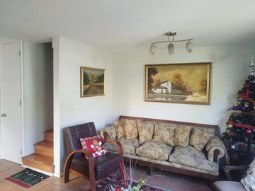 CASA EN CONDOMINIO CERCANA A RUTA 68 Y AMÉRICO VESPUCIO