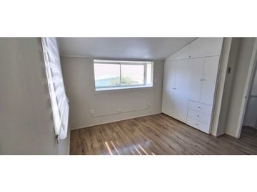 SE VENDE CASA POR VIAJE, RIO CISNES, LA FLORIDA