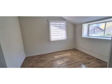 SE VENDE CASA POR VIAJE, RIO CISNES, LA FLORIDA