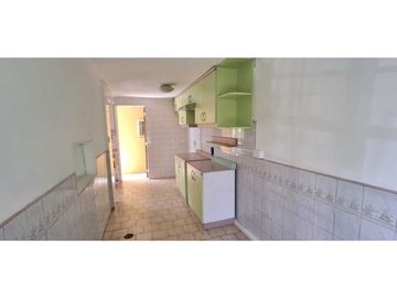 SE VENDE CASA POR VIAJE, RIO CISNES, LA FLORIDA