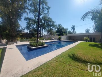 Departamento amplio de 3 recámaras en condominio con vigilancia, alberca, gimnasio en Cuernavaca