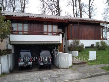 Amplia casa en teja sur,exclusivo sector de Valdivia