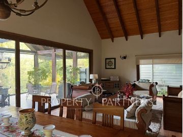 Gran casa a pasos del Club de Golf