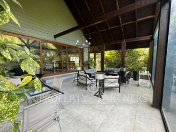 Gran casa a pasos del Club de Golf
