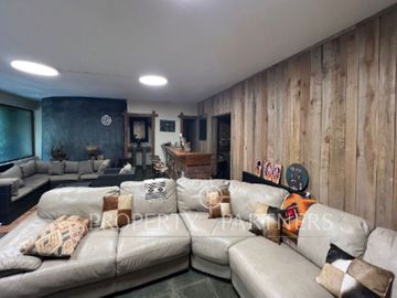 Gran casa a pasos del Club de Golf