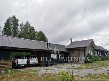 Estupenda casa en Condominio Santa Emilia, entrada norte de Valdivia.