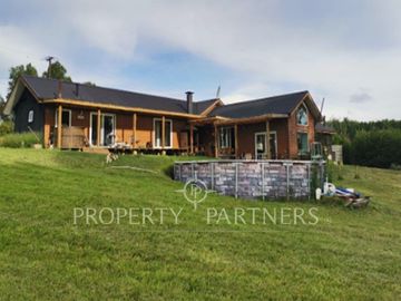 Estupenda casa en Condominio Santa Emilia, entrada norte de Valdivia.