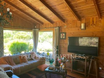 Hermosa Parcela con dos casas vista al Río