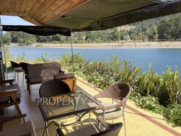 OPORTUNIDAD!!!  Gran Casa ubicada en la comuna de Los Lagos con vista panorámica al río