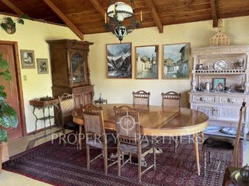 OPORTUNIDAD!!!  Gran Casa ubicada en la comuna de Los Lagos con vista panorámica al río