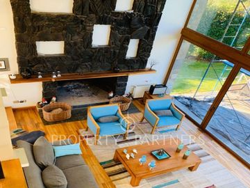 Espectacular casa con vista al  río,  sector Torobayo