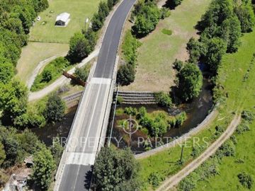 Hermoso terreno con orilla de río, sector Antilhue.