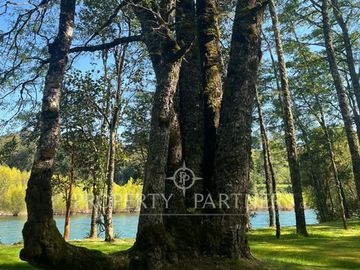 Parcela en  inigualable entorno con vista al río,  sector  Los Robles, Los Lagos