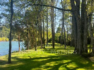 Parcela en  inigualable entorno con vista al río,  sector  Los Robles, Los Lagos