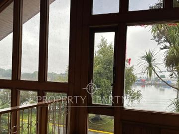 Se vende casa en inmejorable ubicación, Costanera de Valdivia
