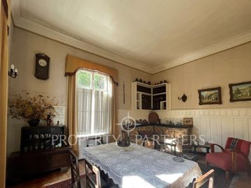 Hermosa Casona en histórica calle General Lagos, Valdivia