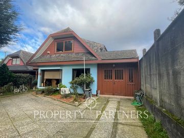Excelente casa con cabaña posterior en Villa del rey-Parque Krahmer, Valdivia