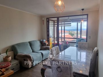 Cómodo Departamento con Vista al Río Cruces en Sector Isla Teja