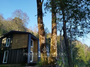 Casa con cabaña,  con vista espectacular en Altos de Quitacalzón