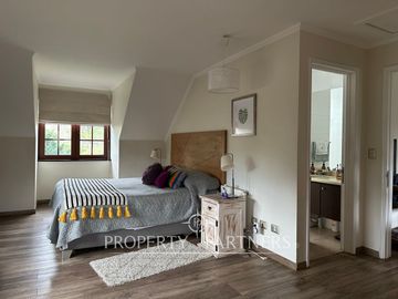 Espectacular Casa en exclusivo Condominio Estancilla