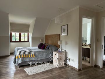 Espectacular Casa en exclusivo Condominio Estancilla