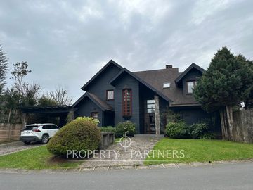 Espectacular Casa en exclusivo Condominio Estancilla