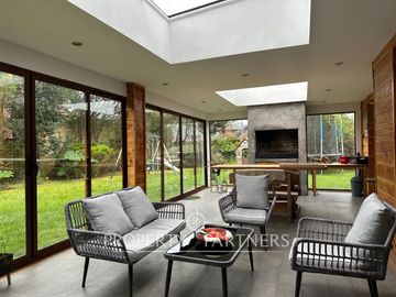 Espectacular Casa en exclusivo Condominio Estancilla