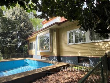 Hermosa Casona en Amplio Terreno