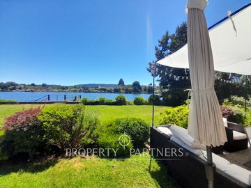 Departamento con insuperable vista al río, Condominio Torreónes.