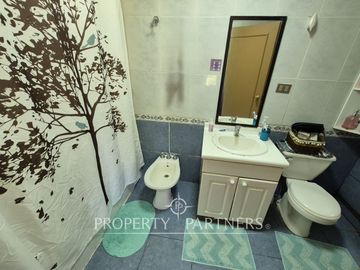 Hermosa Parcela con Amplia Casa en Condominio Miraflores
