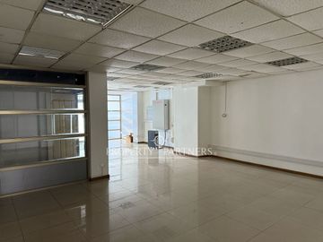 Propiedad comercial en excelente ubicación, emplazada en sector centro de la ciudad
