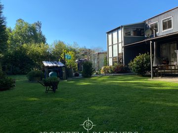 Excelente oportunidad de inversión para Hotel Boutique o casa habitación en sector Punucapa
