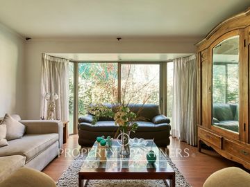 Se vende espaciosa Casa en exclusivo condominio La Reina