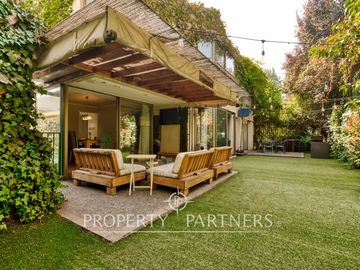 Se vende espaciosa Casa en exclusivo condominio La Reina